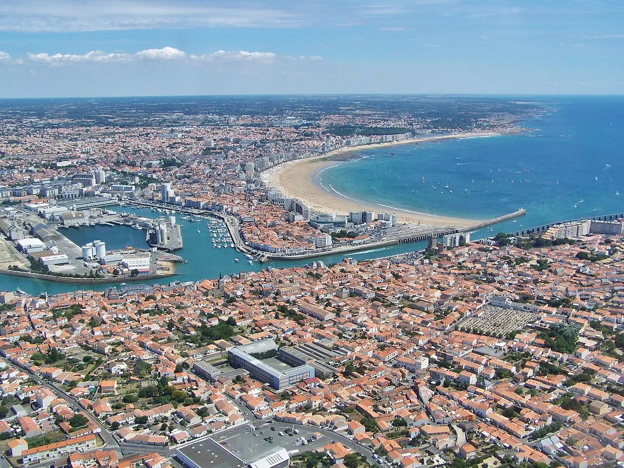 Le front de mer et la grande plage des Sables-d'Olonne